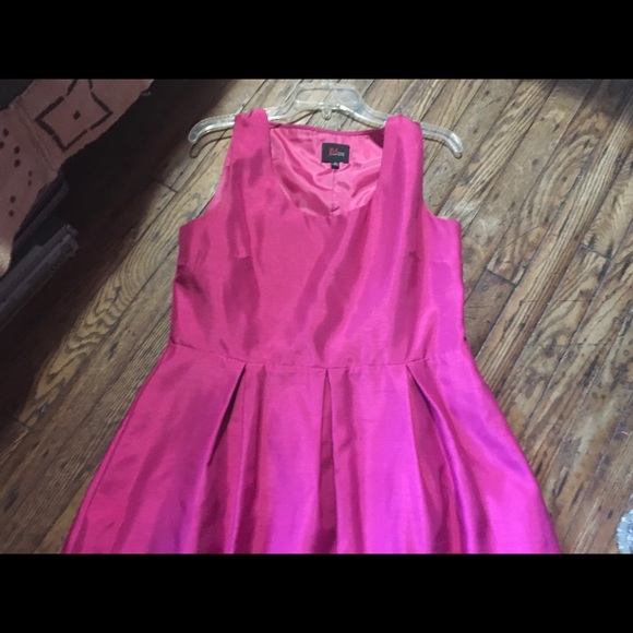 Silk/Satin hot pink dress - Picture 2 of 3